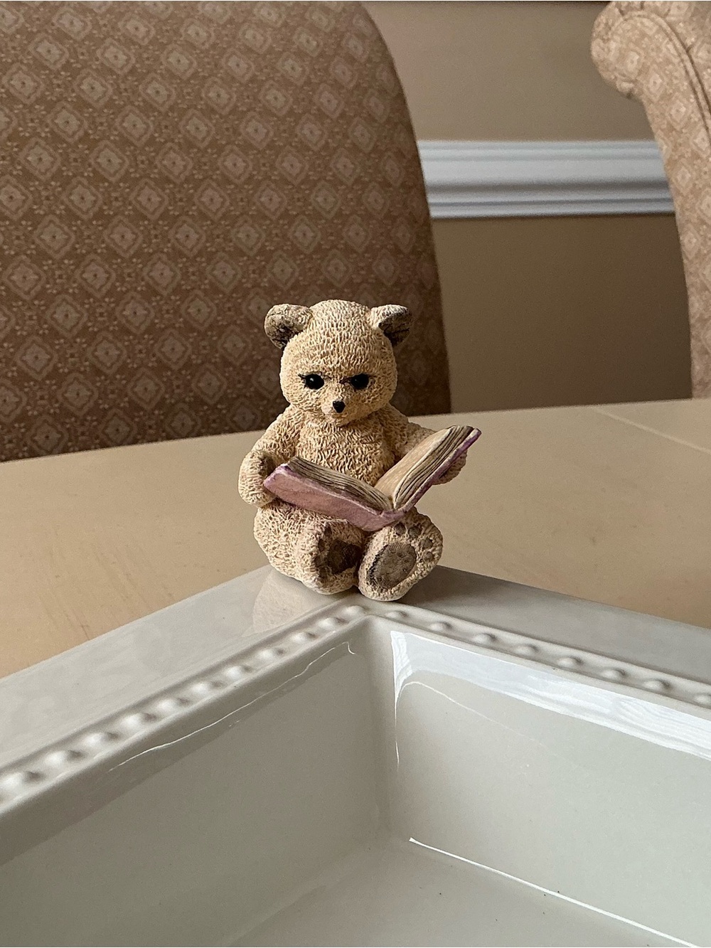 Darling Teddy Bear Reading Book Platter Decoration 🧸